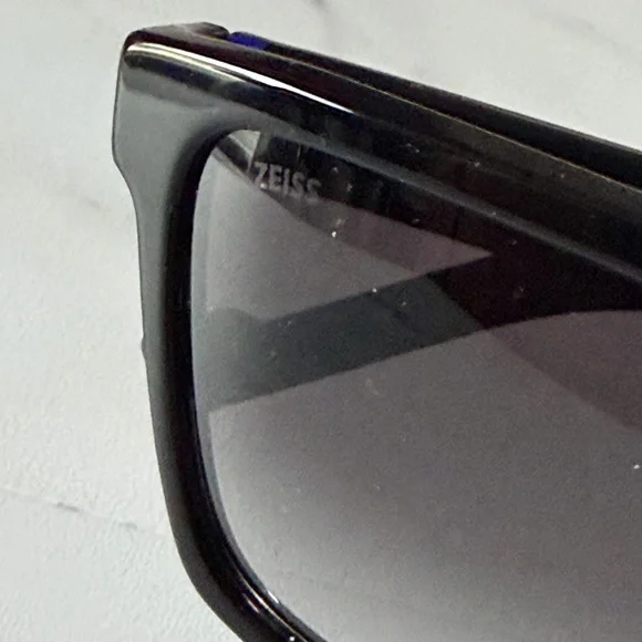 Zeiss ZS23527S Black Sunglasses 55□18 145 Gradient Lens Unisex Women’s